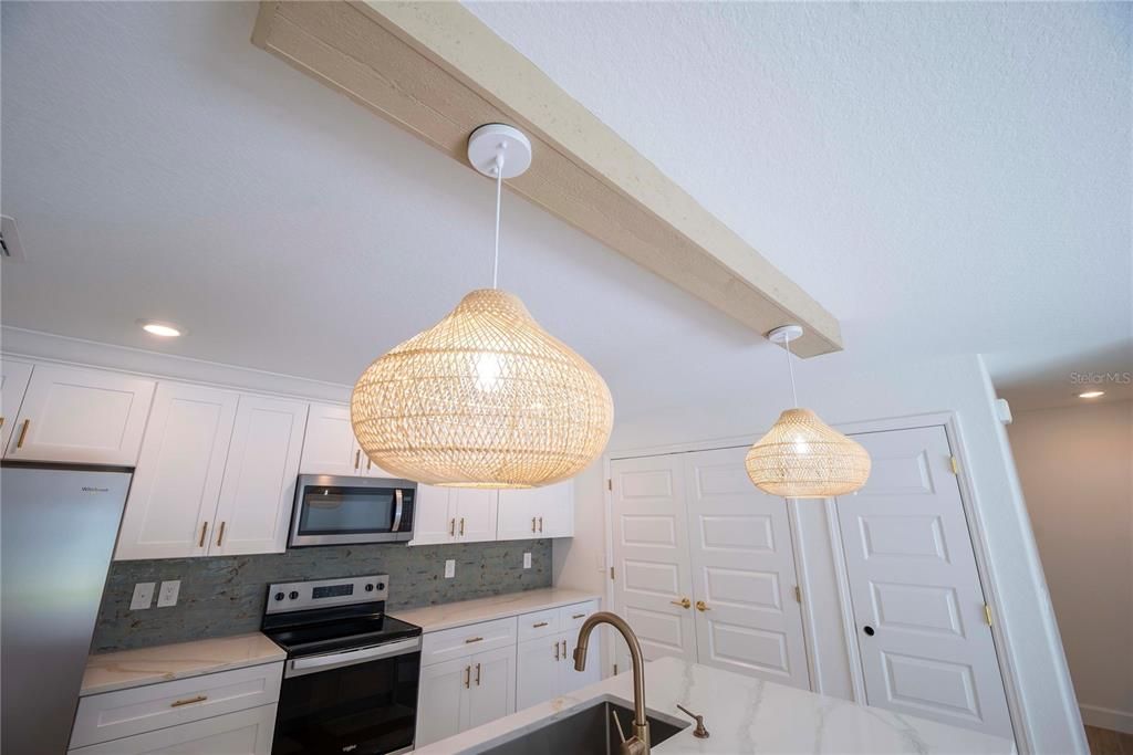 En Venta: $369,900 (3 camas, 2 baños, 1484 Pies cuadrados)