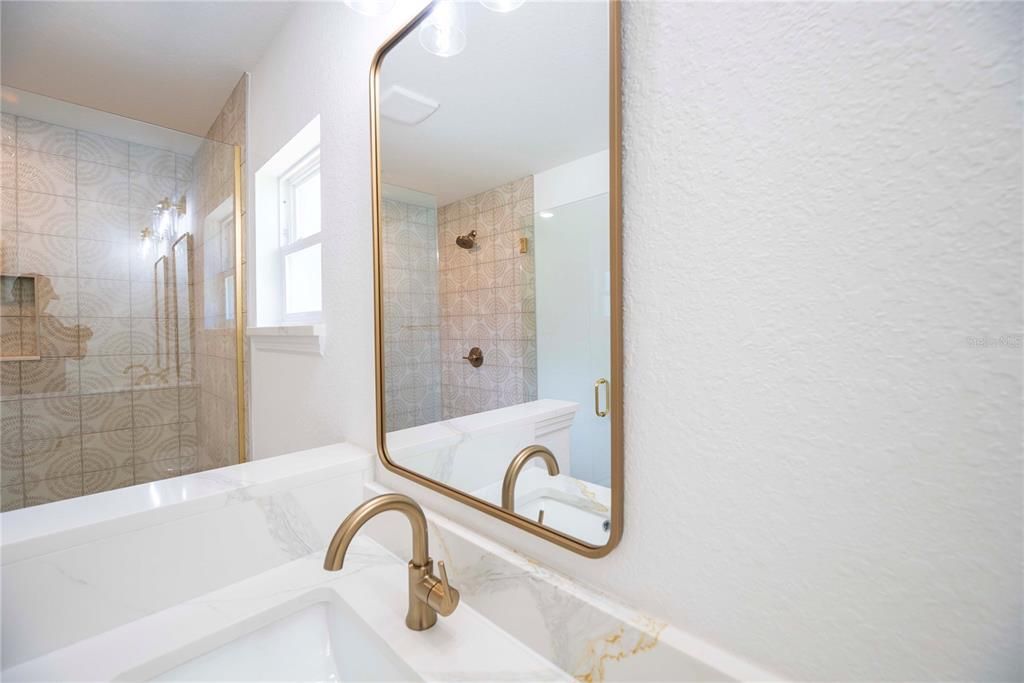 En Venta: $369,900 (3 camas, 2 baños, 1484 Pies cuadrados)