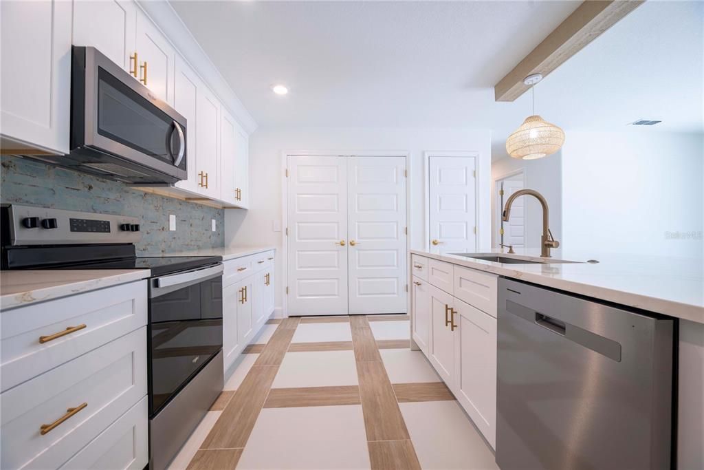 En Venta: $369,900 (3 camas, 2 baños, 1484 Pies cuadrados)