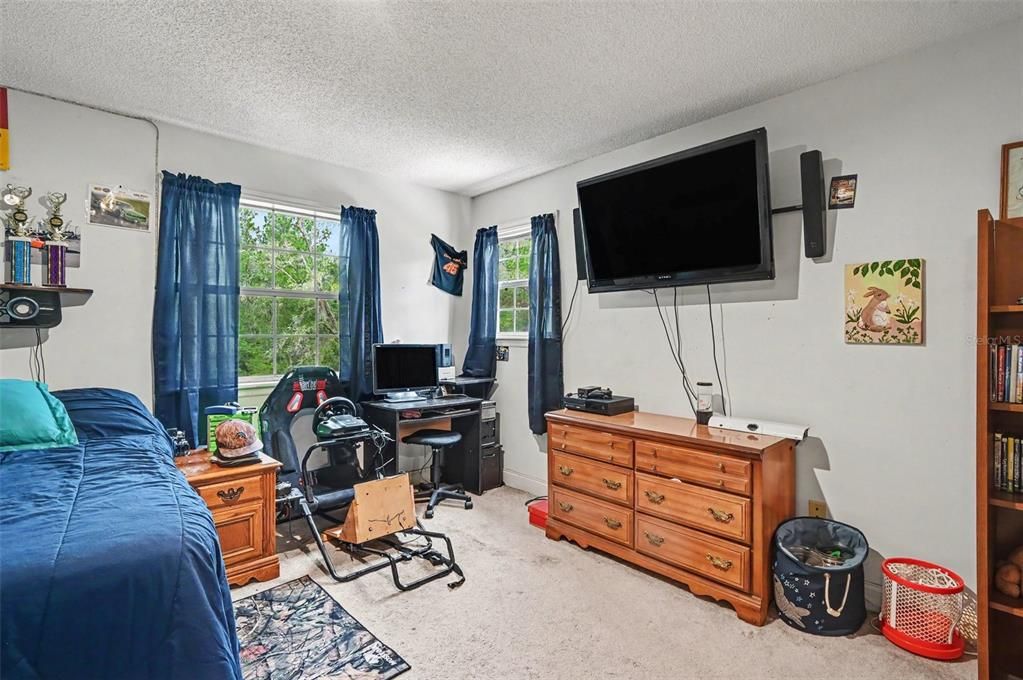 For Sale: $479,000 (3 beds, 2 baths, 1404 Square Feet)