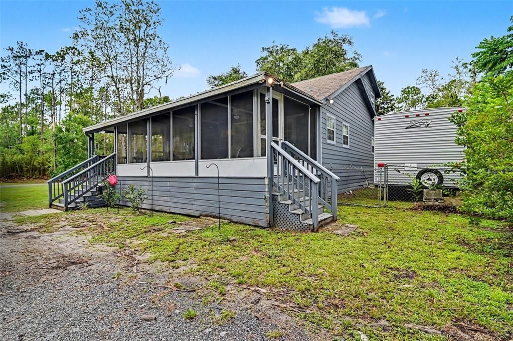 For Sale: $479,000 (3 beds, 2 baths, 1404 Square Feet)