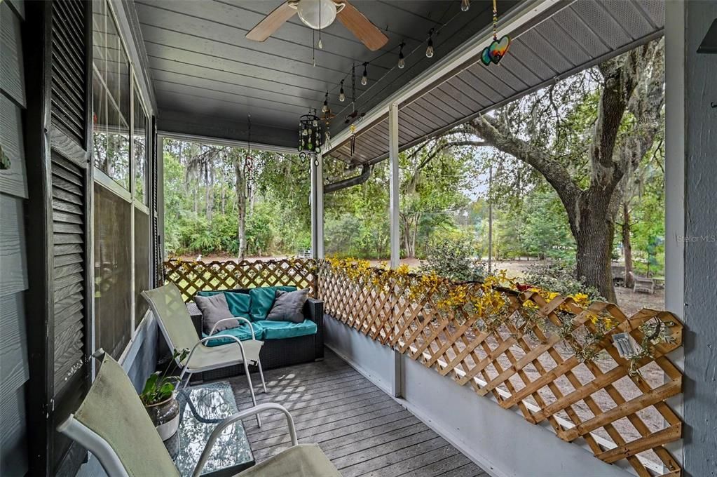 For Sale: $479,000 (3 beds, 2 baths, 1404 Square Feet)