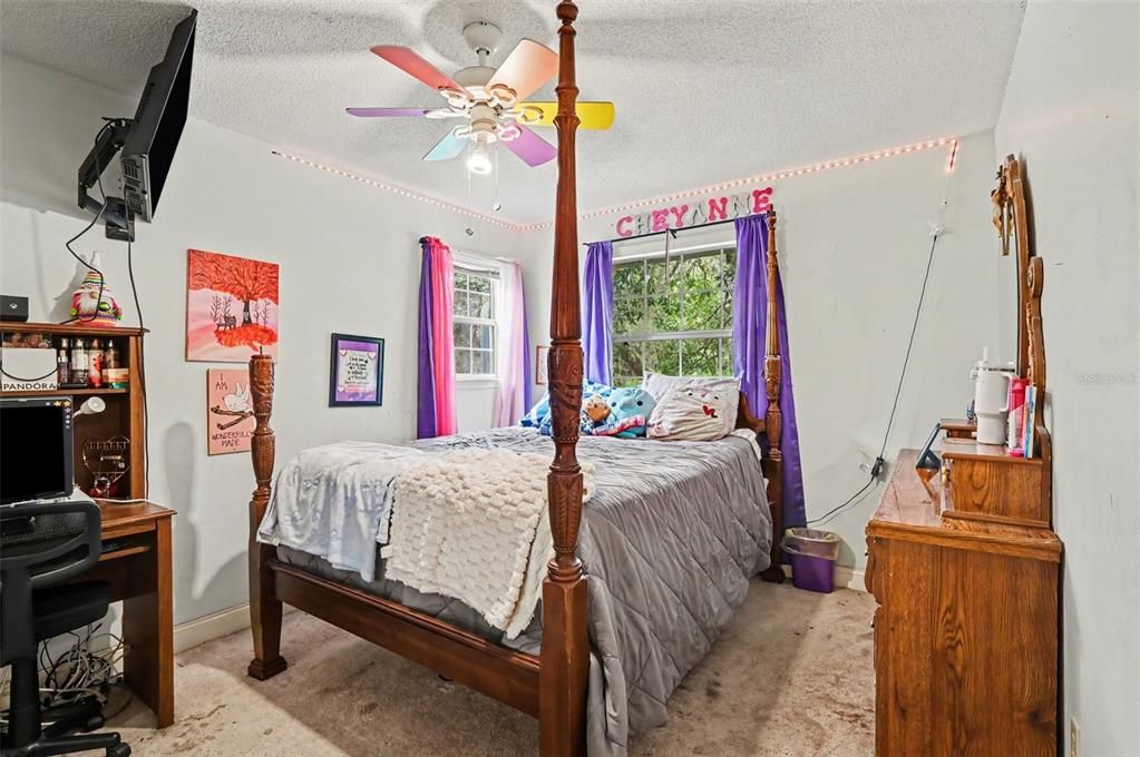 For Sale: $479,000 (3 beds, 2 baths, 1404 Square Feet)