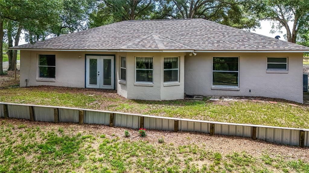 На продажу: $419,900 (3 спален, 2 ванн, 1465 Квадратных фут)