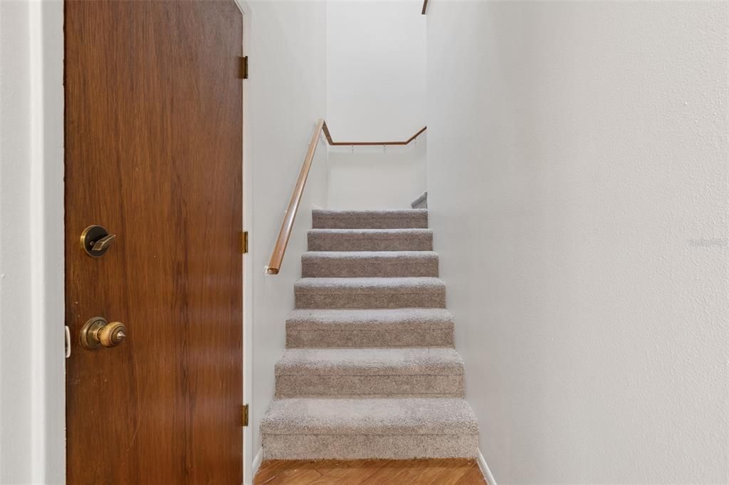 На продажу: $255,000 (2 спален, 2 ванн, 1334 Квадратных фут)