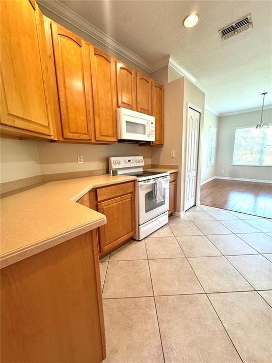En Venta: $309,900 (3 camas, 2 baños, 1823 Pies cuadrados)