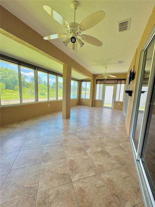 En Venta: $309,900 (3 camas, 2 baños, 1823 Pies cuadrados)