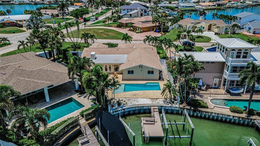 На продажу: $1,695,000 (4 спален, 3 ванн, 2404 Квадратных фут)