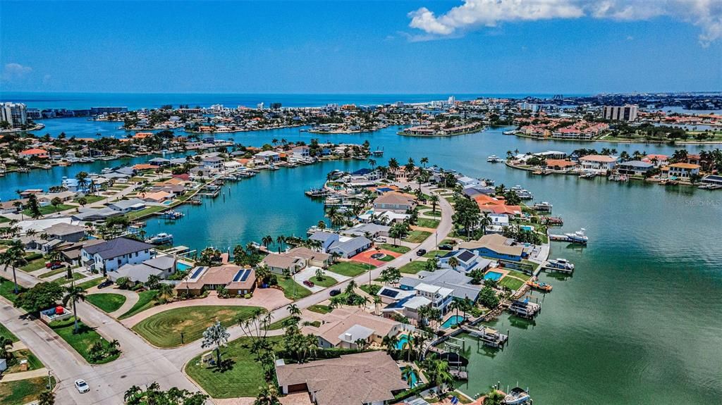 На продажу: $1,695,000 (4 спален, 3 ванн, 2404 Квадратных фут)