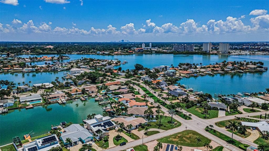 На продажу: $1,695,000 (4 спален, 3 ванн, 2404 Квадратных фут)