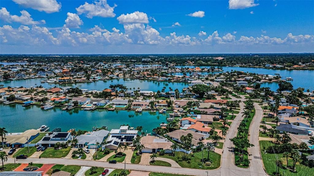 На продажу: $1,695,000 (4 спален, 3 ванн, 2404 Квадратных фут)