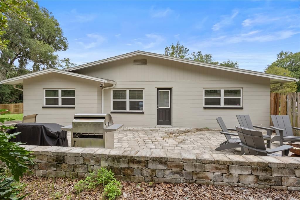 For Sale: $439,900 (4 beds, 2 baths, 1960 Square Feet)