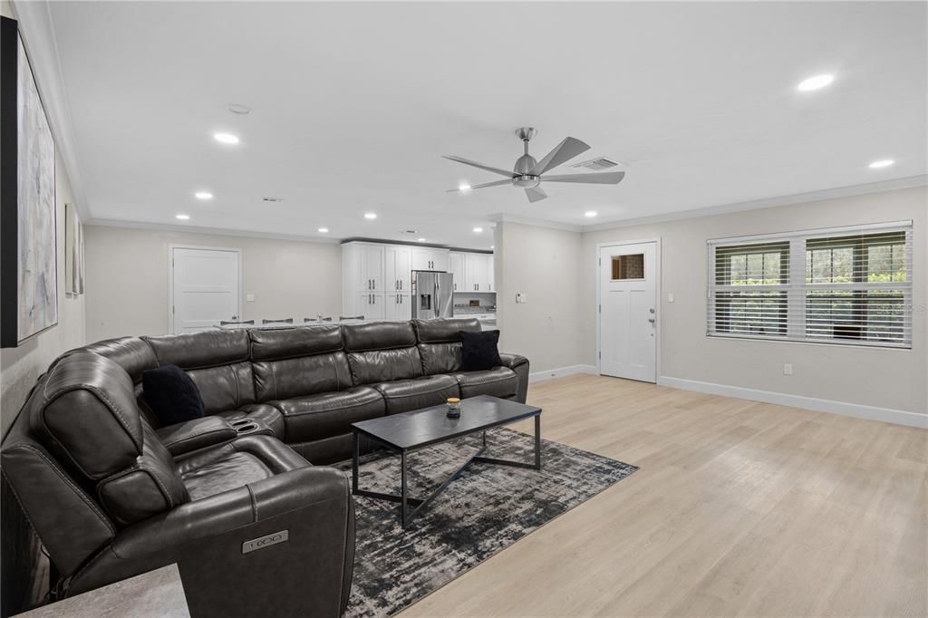 For Sale: $439,900 (4 beds, 2 baths, 1960 Square Feet)