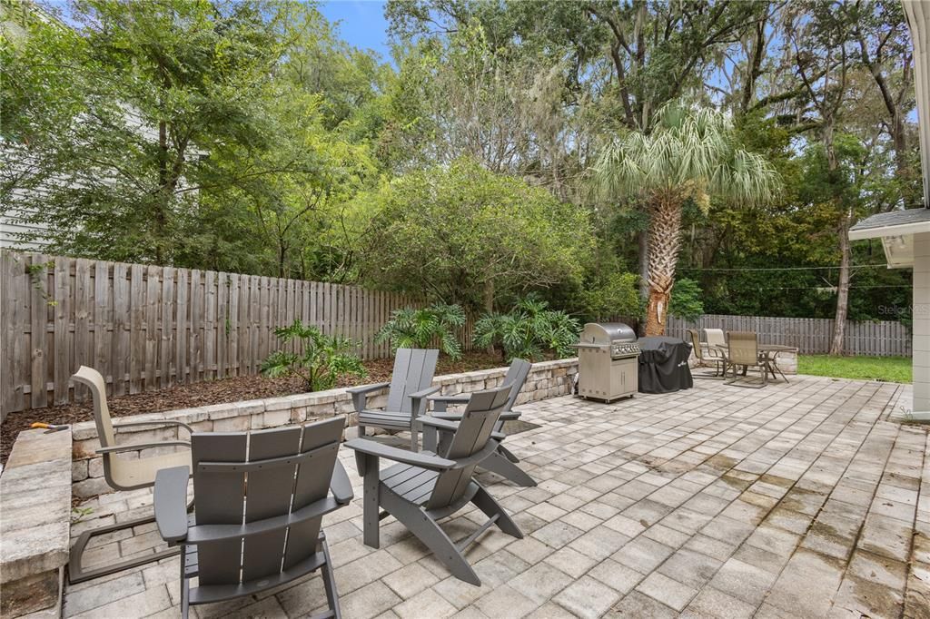 For Sale: $439,900 (4 beds, 2 baths, 1960 Square Feet)