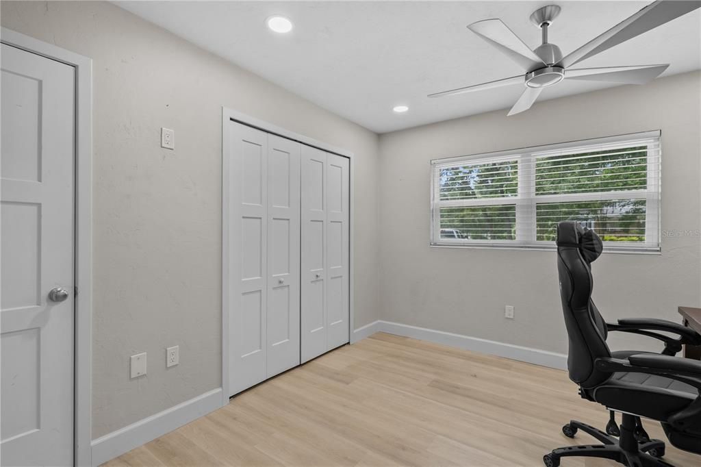 For Sale: $439,900 (4 beds, 2 baths, 1960 Square Feet)