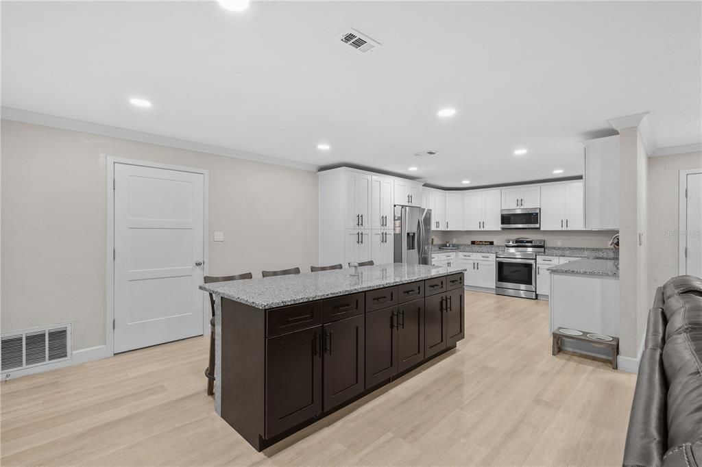 For Sale: $439,900 (4 beds, 2 baths, 1960 Square Feet)