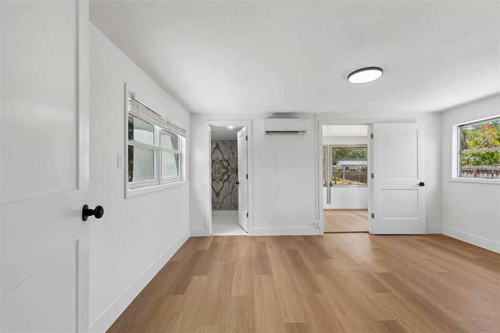 For Sale: $460,000 (3 beds, 2 baths, 896 Square Feet)