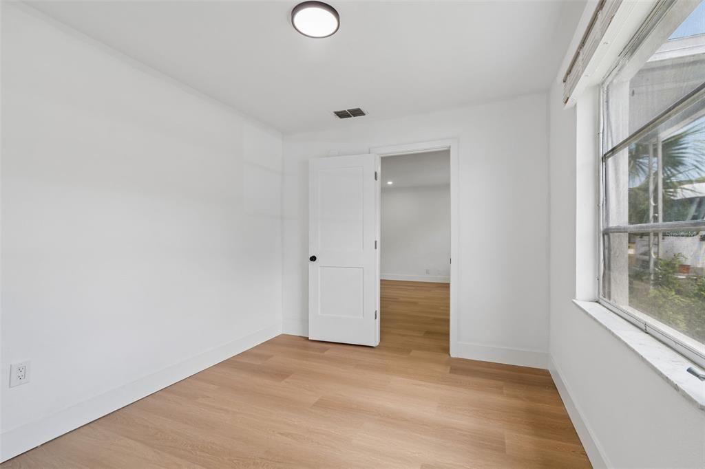For Sale: $460,000 (3 beds, 2 baths, 896 Square Feet)
