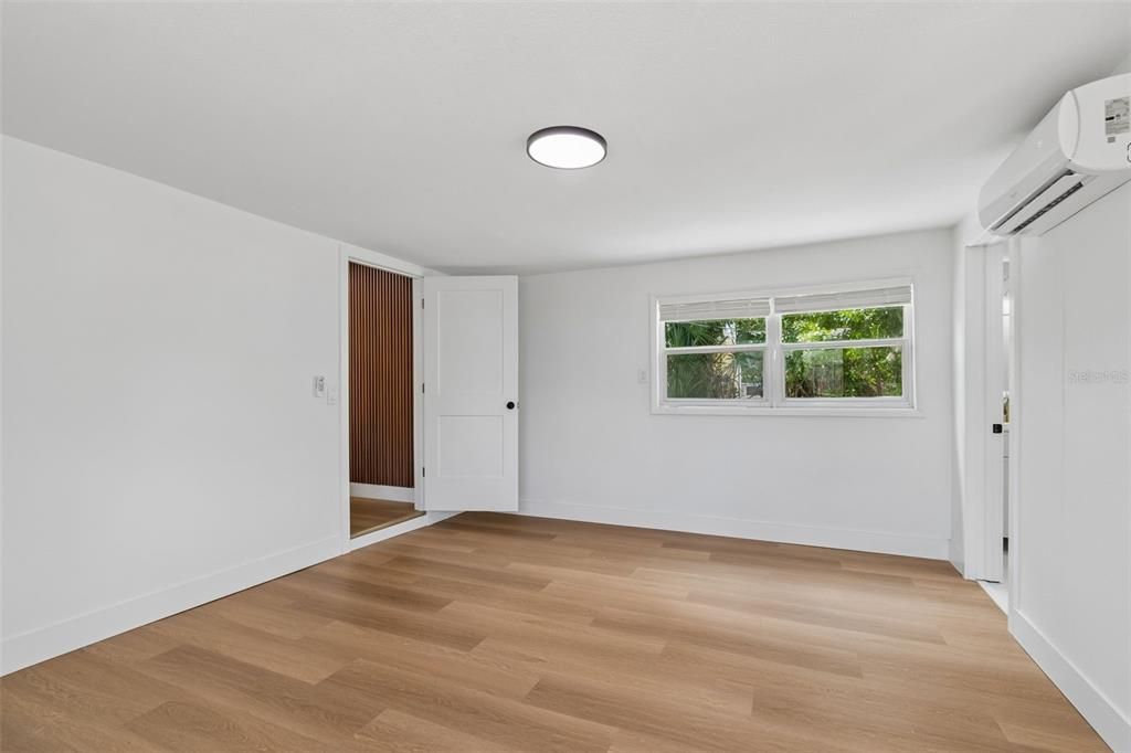 For Sale: $460,000 (3 beds, 2 baths, 896 Square Feet)