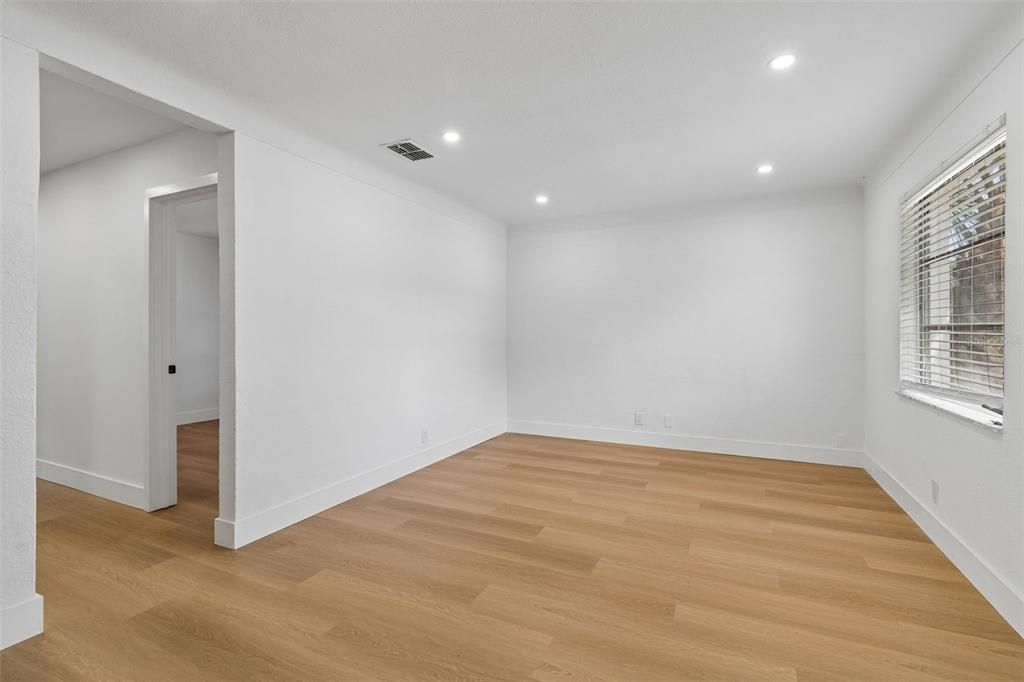 For Sale: $460,000 (3 beds, 2 baths, 896 Square Feet)
