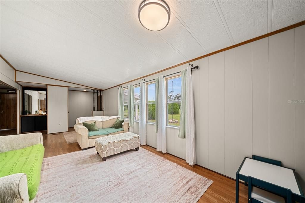 For Sale: $209,900 (3 beds, 2 baths, 1440 Square Feet)