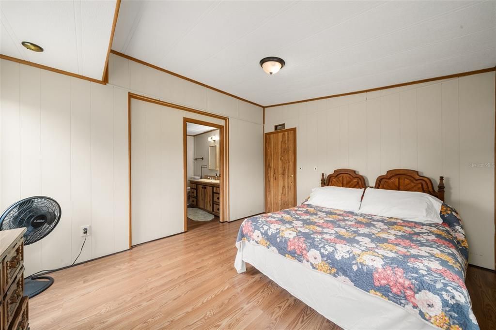 For Sale: $209,900 (3 beds, 2 baths, 1440 Square Feet)