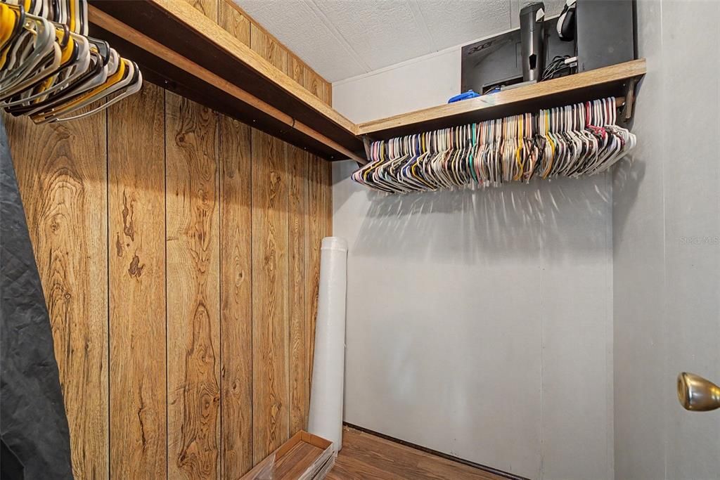 For Sale: $209,900 (3 beds, 2 baths, 1440 Square Feet)