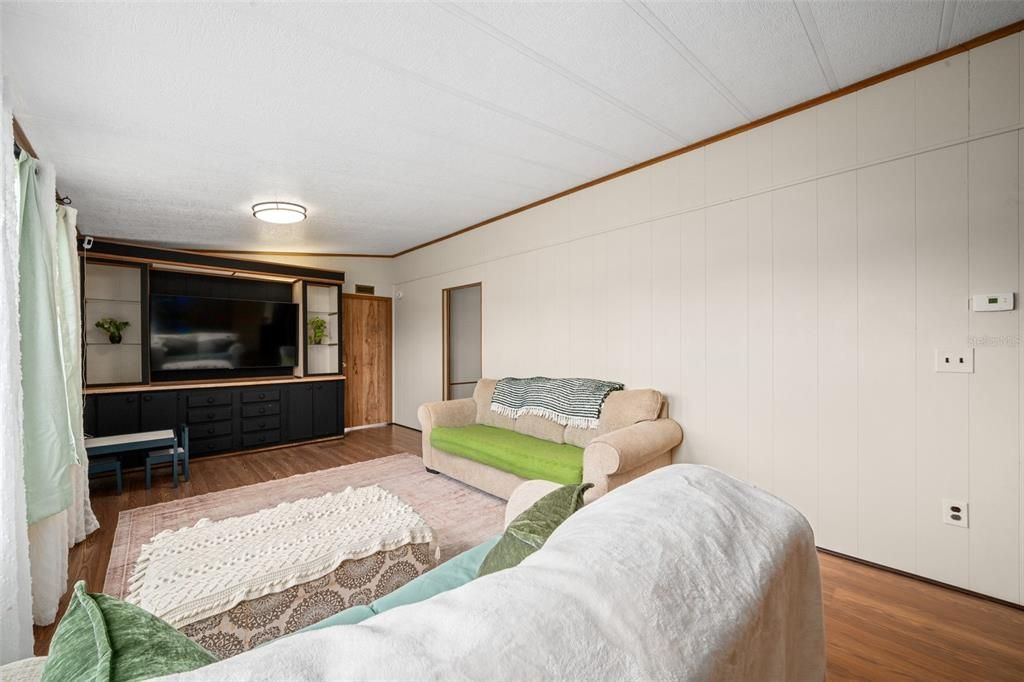 For Sale: $209,900 (3 beds, 2 baths, 1440 Square Feet)