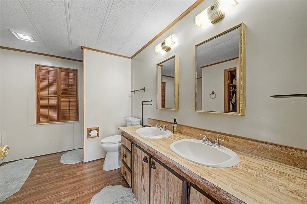 For Sale: $209,900 (3 beds, 2 baths, 1440 Square Feet)