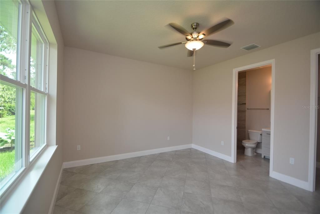 For Rent: $2,000 (4 beds, 2 baths, 1545 Square Feet)