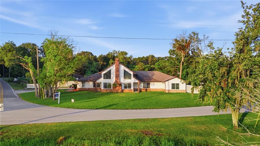 En Venta: $845,000 (5 camas, 3 baños, 3566 Pies cuadrados)
