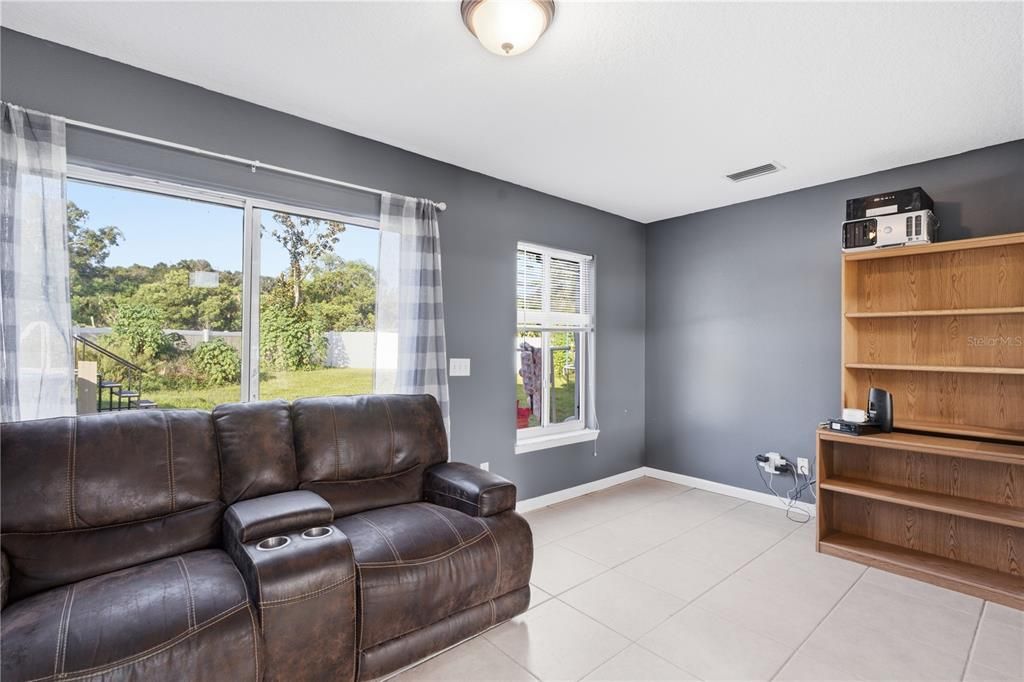 En Venta: $845,000 (5 camas, 3 baños, 3566 Pies cuadrados)