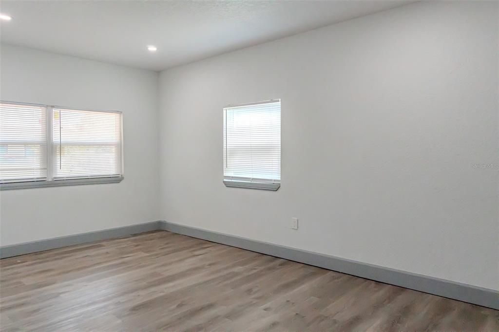 В аренду: $1,650 (3 спален, 2 ванн, 986 Квадратных фут)