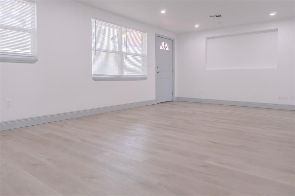 В аренду: $1,650 (3 спален, 2 ванн, 986 Квадратных фут)