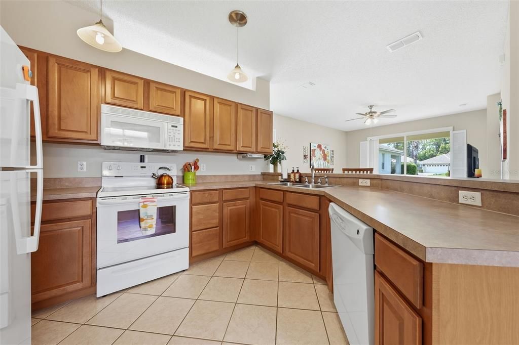 En Venta: $349,000 (3 camas, 2 baños, 1587 Pies cuadrados)