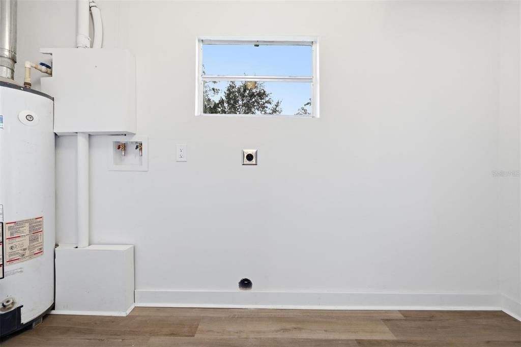 For Sale: $239,000 (4 beds, 2 baths, 1538 Square Feet)