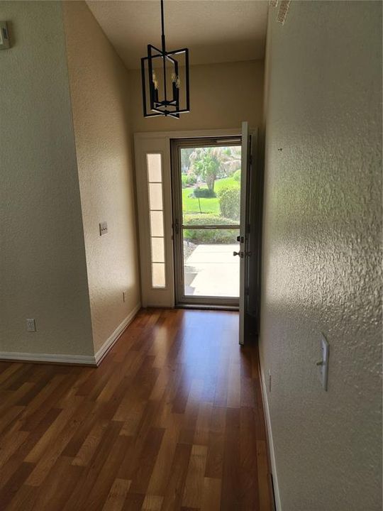 For Sale: $250,000 (2 beds, 2 baths, 1337 Square Feet)