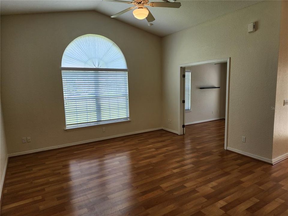 For Sale: $250,000 (2 beds, 2 baths, 1337 Square Feet)