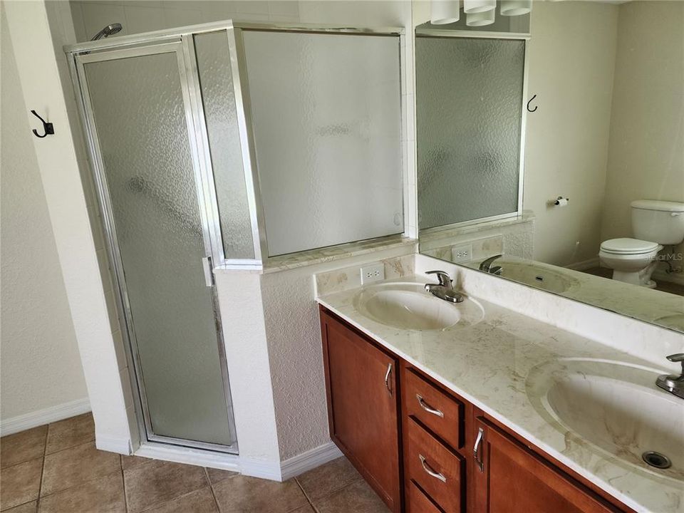 For Sale: $250,000 (2 beds, 2 baths, 1337 Square Feet)