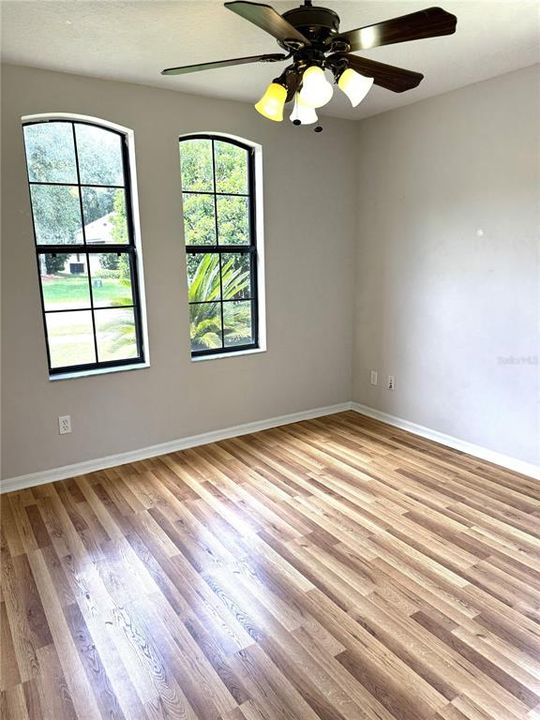 For Sale: $325,000 (3 beds, 2 baths, 1454 Square Feet)