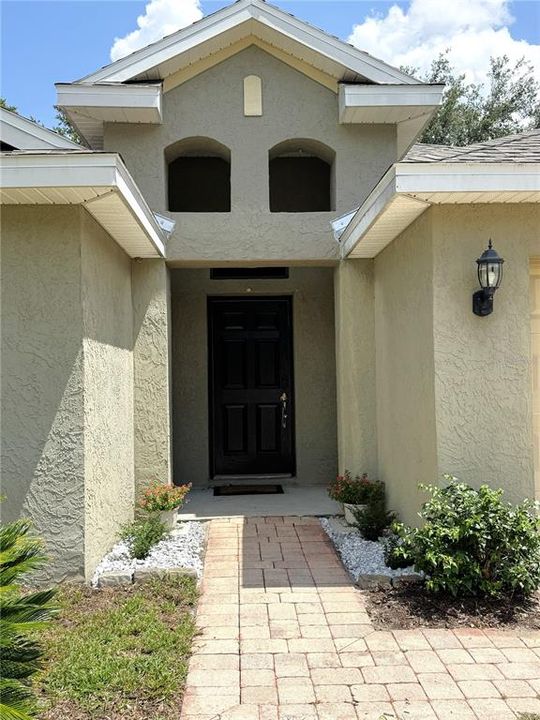For Sale: $325,000 (3 beds, 2 baths, 1454 Square Feet)