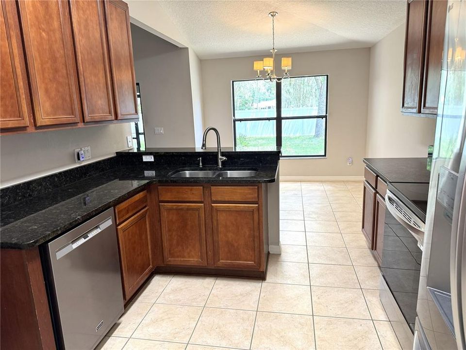 For Sale: $325,000 (3 beds, 2 baths, 1454 Square Feet)
