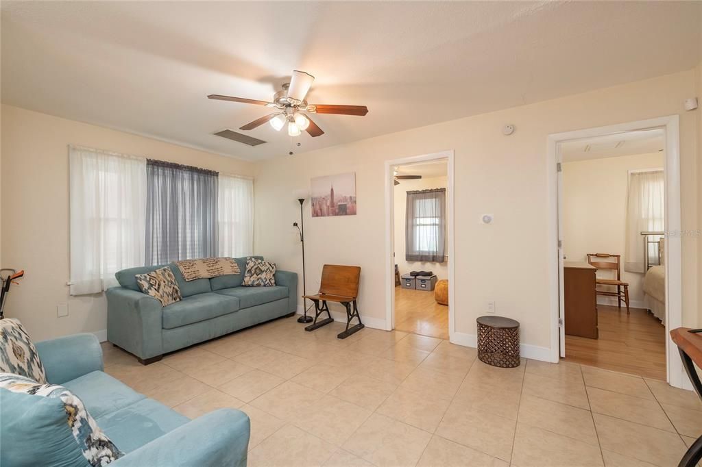 En Venta: $345,000 (3 camas, 2 baños, 1224 Pies cuadrados)