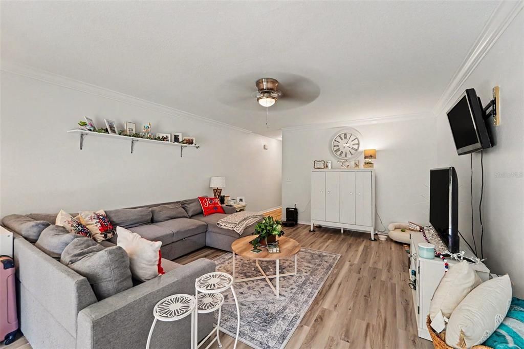 En Venta: $205,000 (2 camas, 2 baños, 1561 Pies cuadrados)