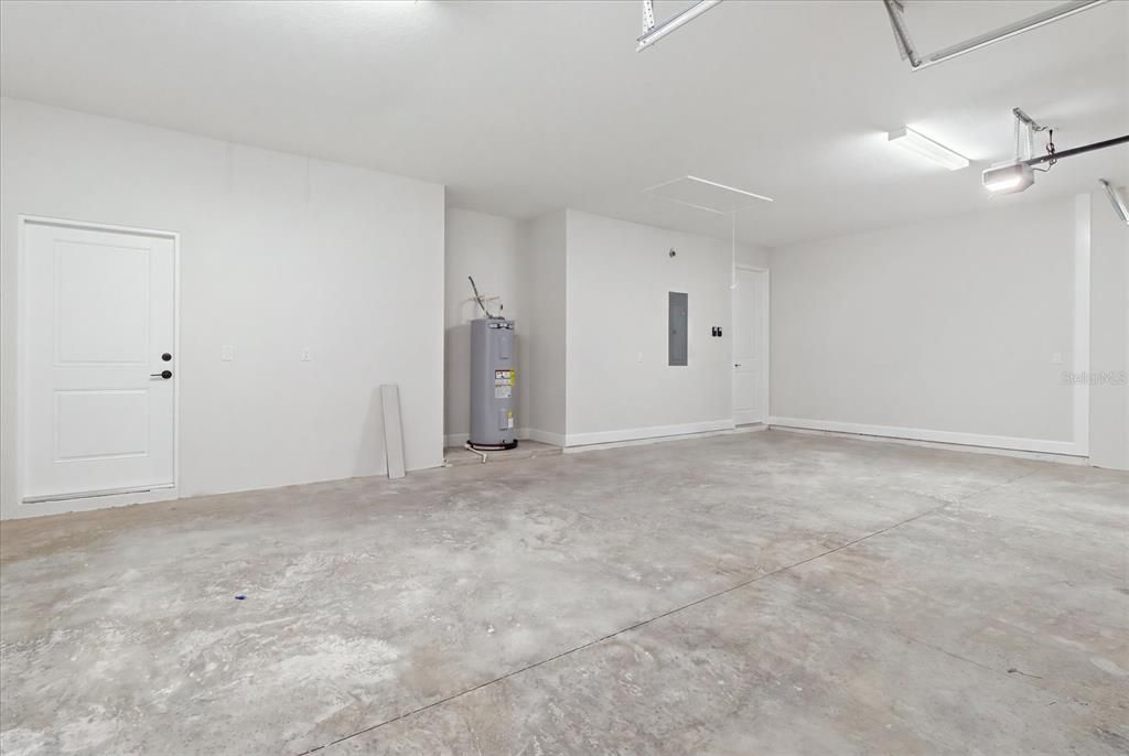 Active With Contract: $454,900 (3 beds, 3 baths, 2390 Square Feet)
