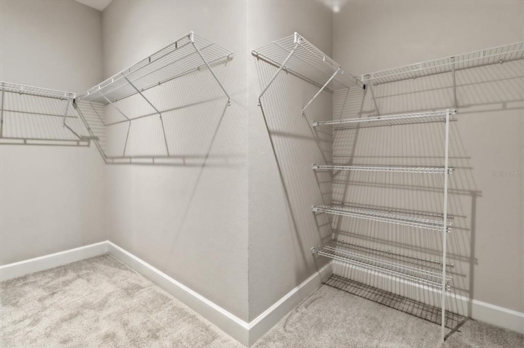 Active With Contract: $454,900 (3 beds, 3 baths, 2390 Square Feet)