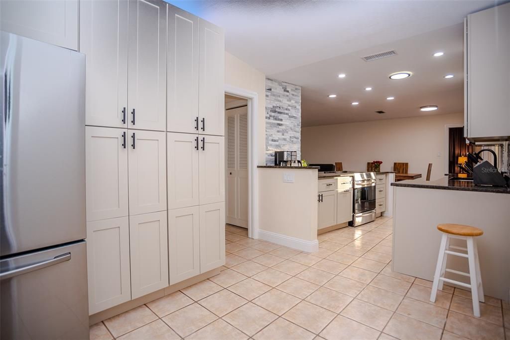 В аренду: $2,900 (3 спален, 2 ванн, 1307 Квадратных фут)