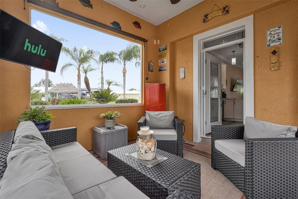 En Venta: $430,000 (1 camas, 2 baños, 819 Pies cuadrados)