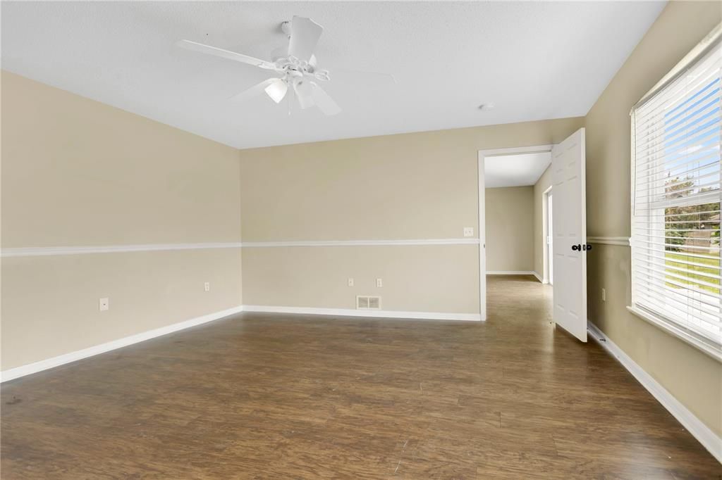 For Sale: $234,900 (4 beds, 3 baths, 1936 Square Feet)