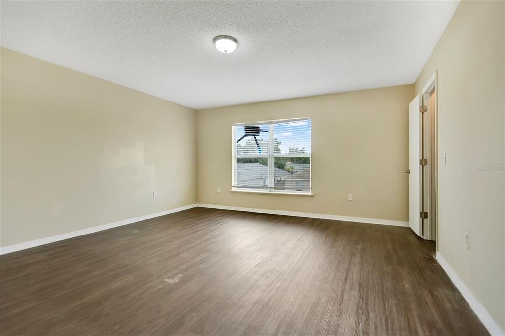 For Sale: $234,900 (4 beds, 3 baths, 1936 Square Feet)